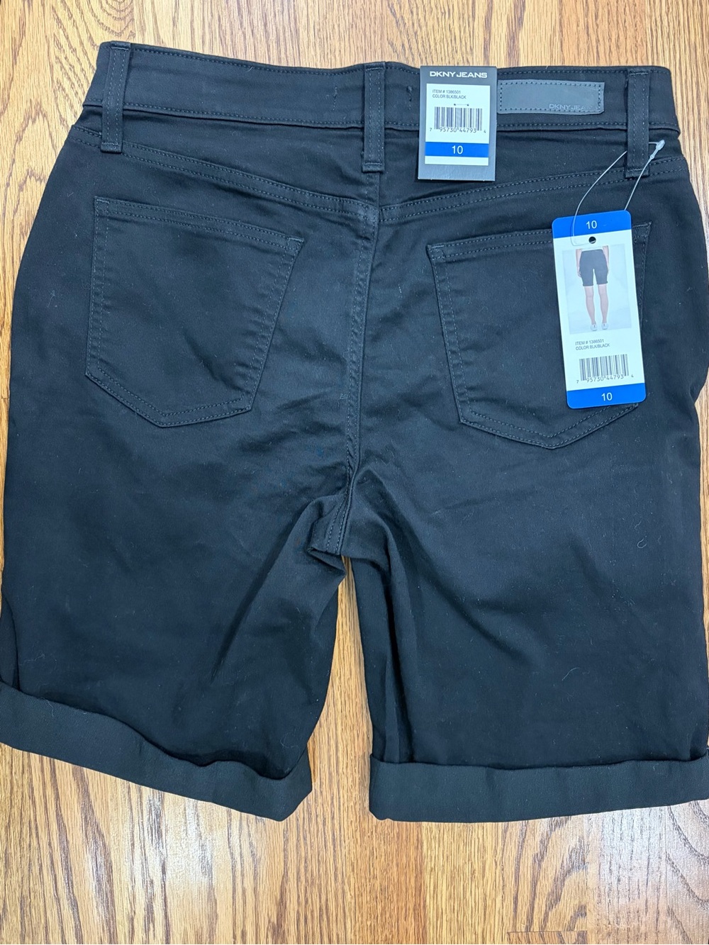 NWT DKNY Jeans 9" Black Midweight Stretchy Cuffed Bermuda Shorts (10) - Picture 9 of 14